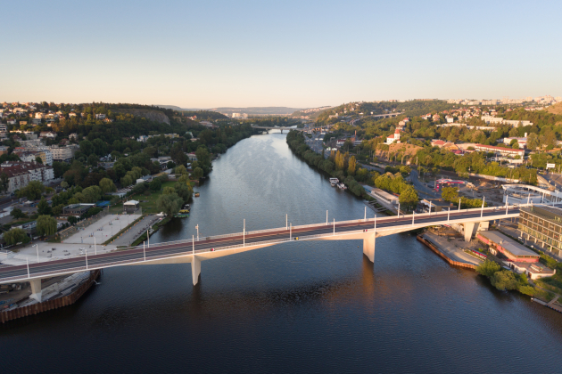 Dvorecký Bridge